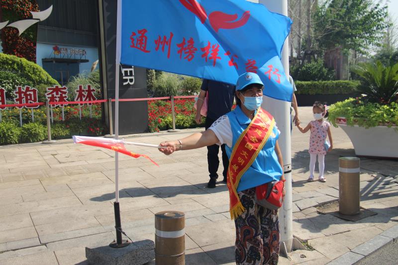 <strong>操美女大嫩逼嗷嗷嗷</strong>